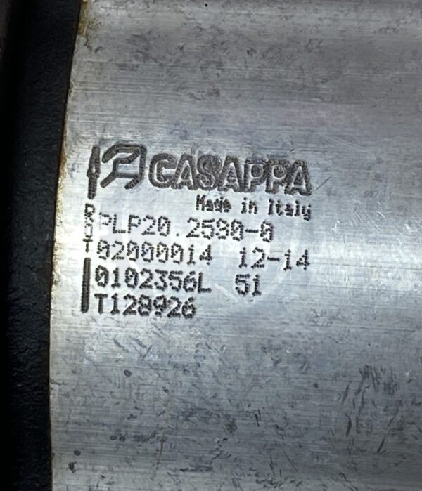 T128926 Hydraulic Pump (Tier 4 Deutz) - Image 4
